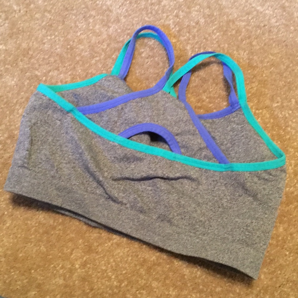 ❌SOLD❌ Sports bra - Picture 2 of 3